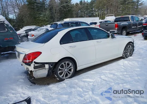 2017 Mercedes-Benz C 300 Sport 4Matic из США, поврежденный, VIN 55SWF4KB0HU206221